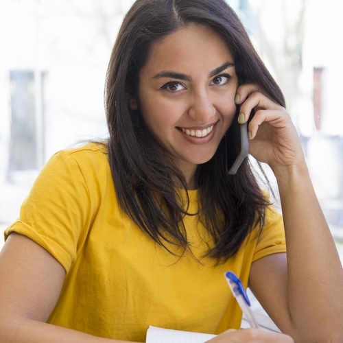 Une secrétaire administrative